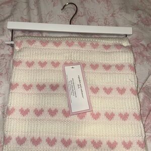 NWT Cupcakes and Cashmere White & Pink Heart Love Decorative Blanket Throw